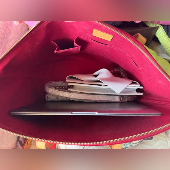 Louis Vuitton Vernis Bellevue GM RED AUTHENTIC - Picture 11 of 16